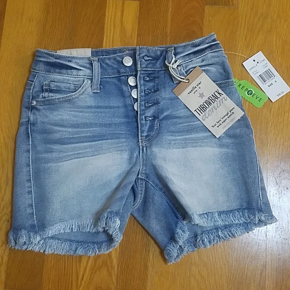NWT Vanilla star high rise midi jean shorts